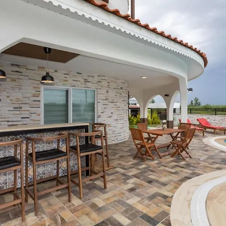Exceptional With Private Pool In Antalya Apartment *